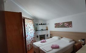 Dionisos Studios And Apts Skiathos